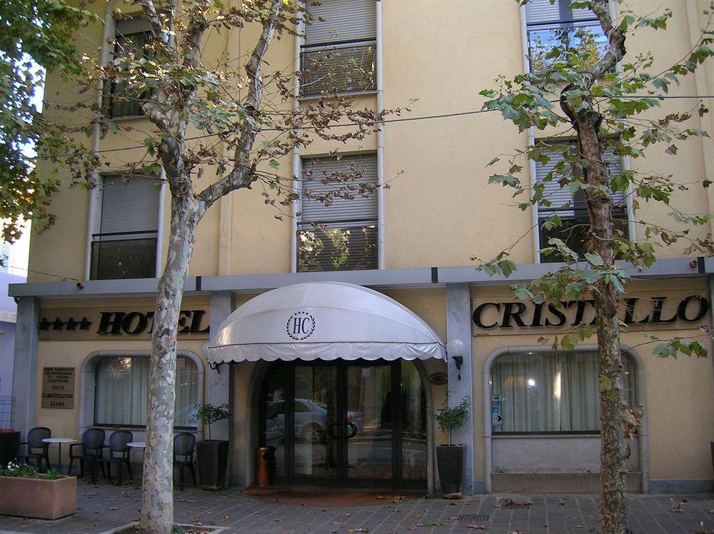 Hotel Cristallo Cattolica Bagian luar foto